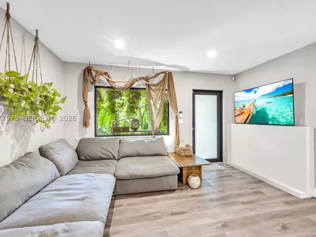 Продажа дома по адресу 12230 NW 22nd Ct - фото 9391076