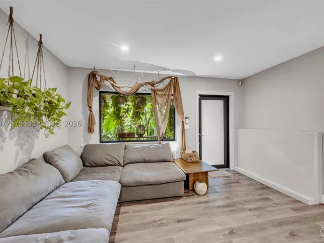 Продажа дома по адресу 12230 NW 22nd Ct - фото 9391077