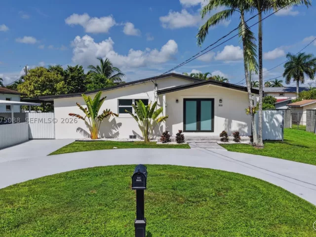 Продажа дома по адресу 500 SW 121st Ave - фото 9390229