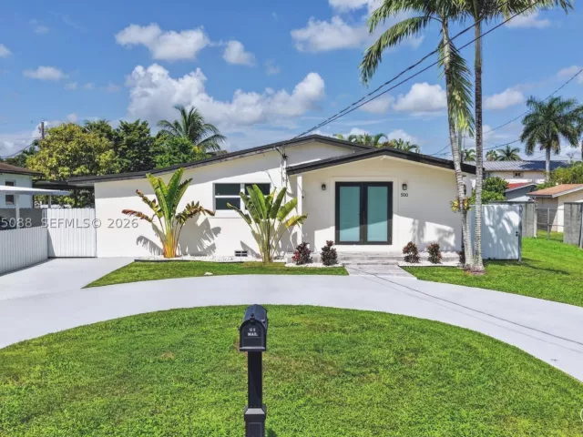 Продажа дома по адресу 500 SW 121st Ave - фото 9390230