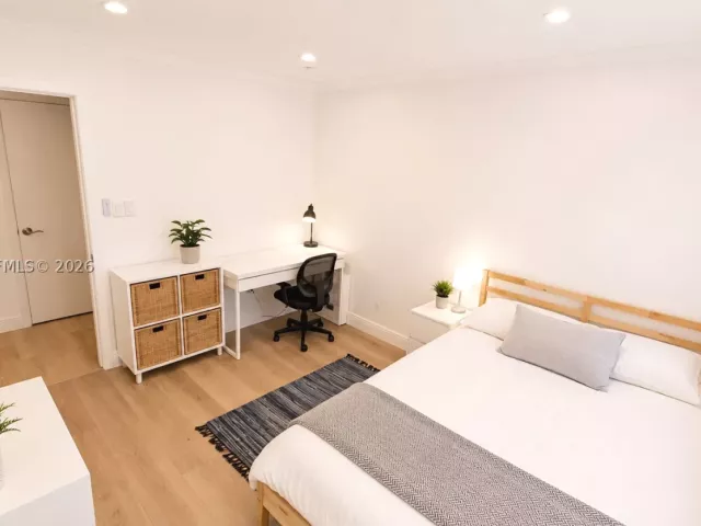 Продажа дома по адресу 1835 NE 212th Ter - фото 9394580