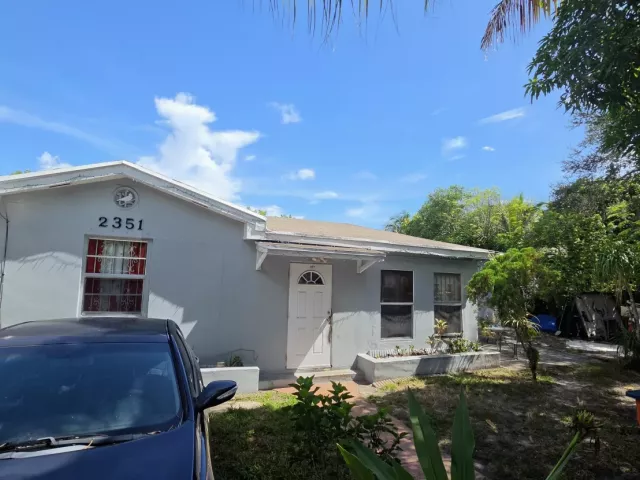 Продажа дома по адресу 2351 NW 104TH Terrace - фото 9390606