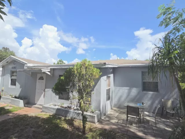 Продажа дома по адресу 2351 NW 104TH Terrace - фото 9390607