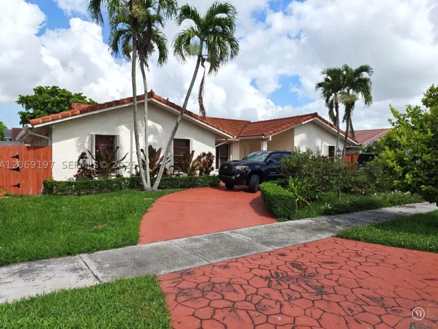 Продажа дома по адресу 1220 SW 104th Ave - фото 9391280