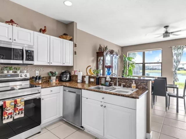 Продажа дома по адресу 23675 SW 114th Ct - фото 9392221