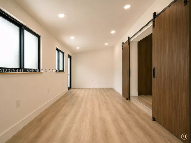 Продажа дома по адресу 4212 SW 98th Ave - фото 9394530