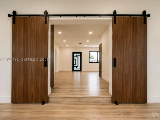 Продажа дома по адресу 4212 SW 98th Ave - фото 9394532