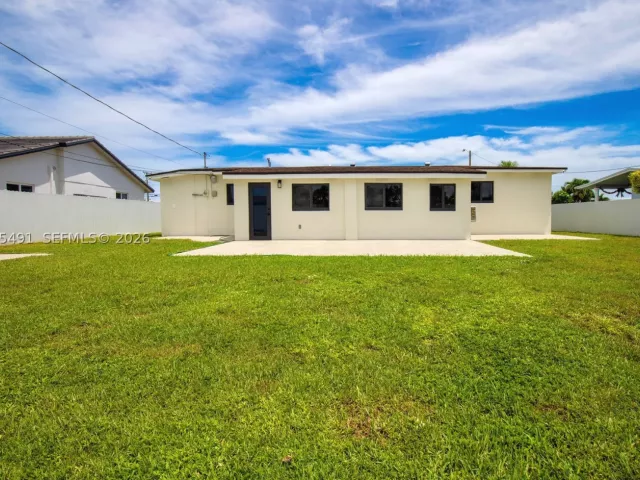 Продажа дома по адресу 4212 SW 98th Ave - фото 9394544