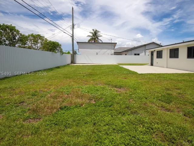 Продажа дома по адресу 4212 SW 98th Ave - фото 9394545