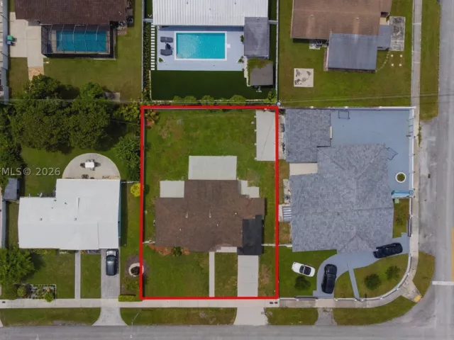 Продажа дома по адресу 4212 SW 98th Ave - фото 9394546