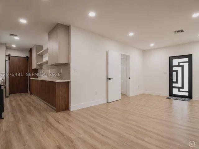 Продажа дома по адресу 4212 SW 98th Ave - фото 9394524