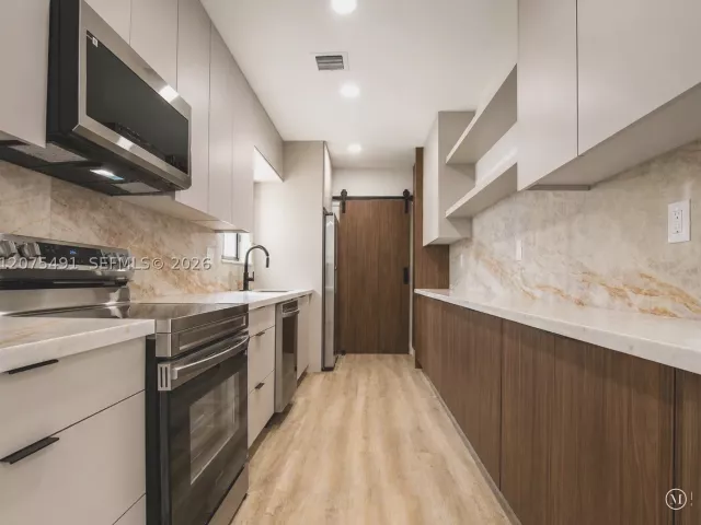 Продажа дома по адресу 4212 SW 98th Ave - фото 9394525