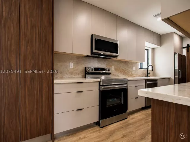 Продажа дома по адресу 4212 SW 98th Ave - фото 9394526