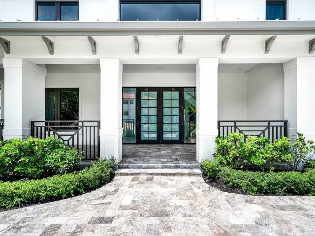 Продажа дома по адресу 451 NW 7th Avenue - фото 9394316