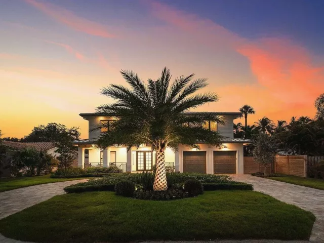 Продажа дома по адресу 451 NW 7th Avenue - фото 9394309