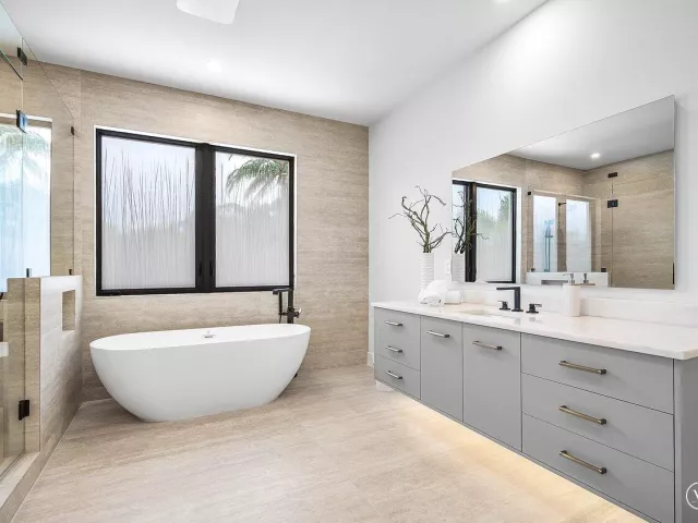 Продажа дома по адресу 451 NW 7th Avenue - фото 9394341