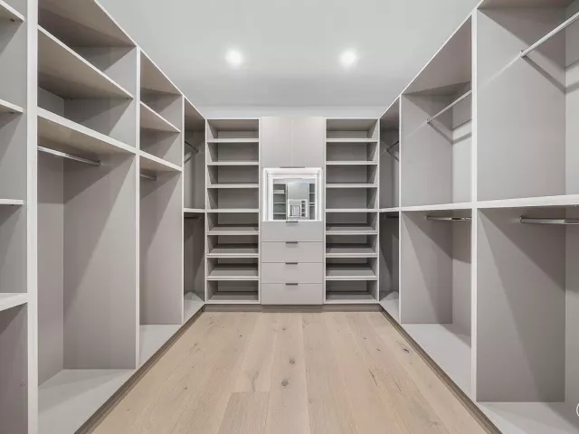 Продажа дома по адресу 451 NW 7th Avenue - фото 9394344