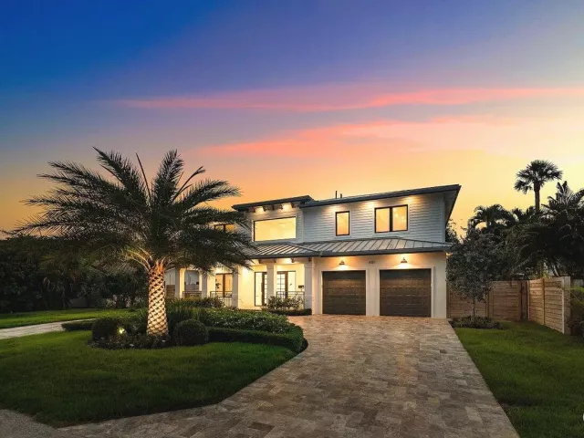 Продажа дома по адресу 451 NW 7th Avenue - фото 9394310