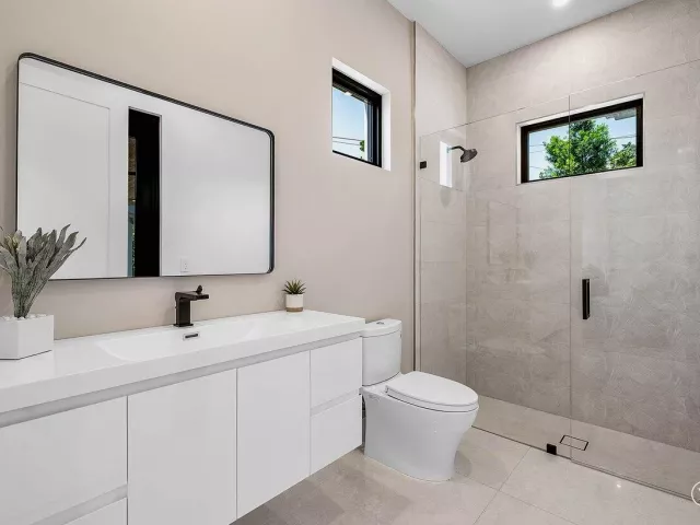 Продажа дома по адресу 451 NW 7th Avenue - фото 9394352