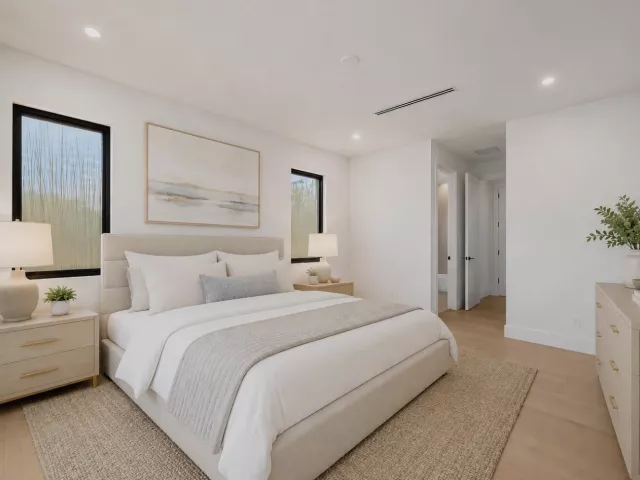 Продажа дома по адресу 451 NW 7th Avenue - фото 9394354