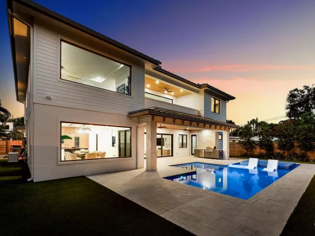 Продажа дома по адресу 451 NW 7th Avenue - фото 9394311