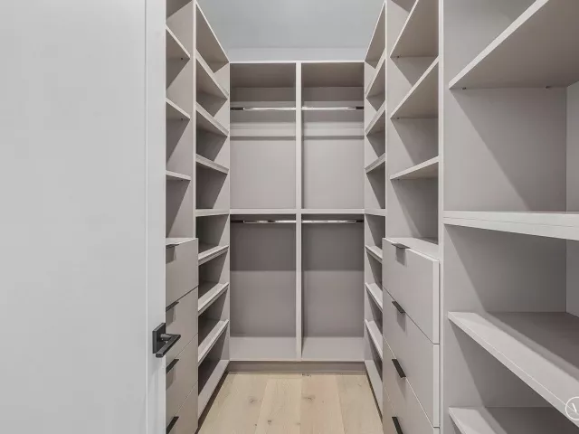 Продажа дома по адресу 451 NW 7th Avenue - фото 9394356