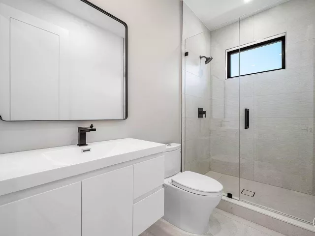 Продажа дома по адресу 451 NW 7th Avenue - фото 9394359