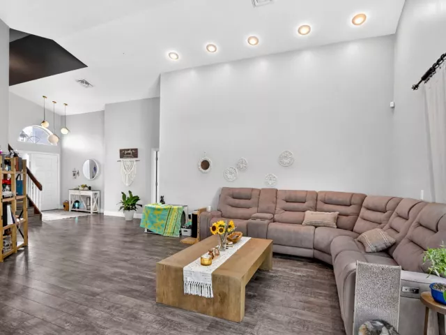 Продажа дома по адресу 10426 BUENA VENTURA Drive - фото 9395212