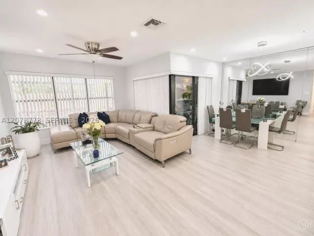 Продажа дома по адресу 6922 SW 128th Pl - фото 9405851
