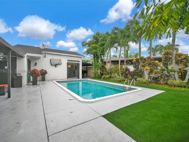 Продажа дома по адресу 12330 SW 192nd Ter - фото 9405918