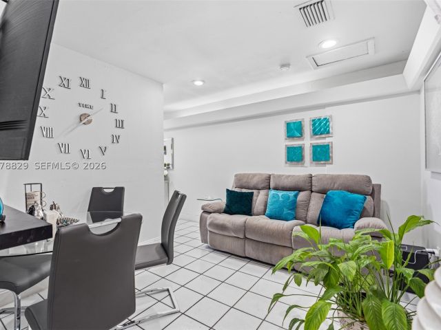 Продажа дома по адресу 3530 SW 122nd Ave - фото 9406587