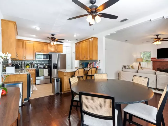 Продажа дома по адресу 2465 Inagua Ave - фото 9418552