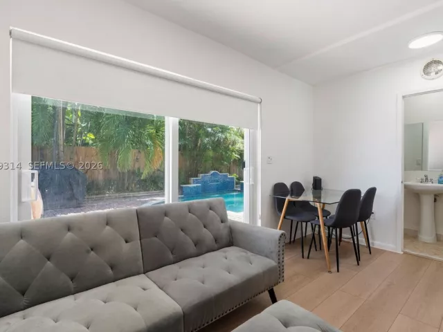 Продажа дома по адресу 2465 Inagua Ave - фото 9418564