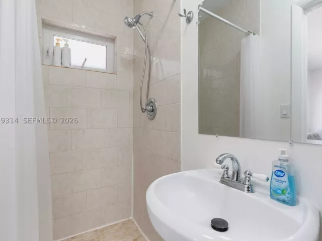 Продажа дома по адресу 2465 Inagua Ave - фото 9418567