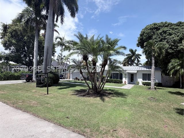 Продажа дома по адресу 2421 NE 13th St - фото 9430145