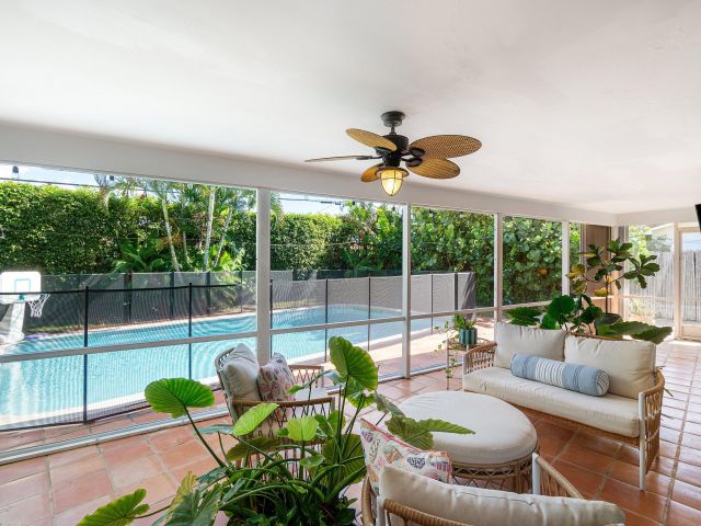 Продажа дома по адресу 943 SW 5th Street - фото 9426996