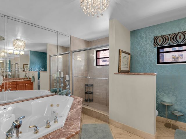 Продажа дома по адресу 2930 NE 164th St - фото 9431739