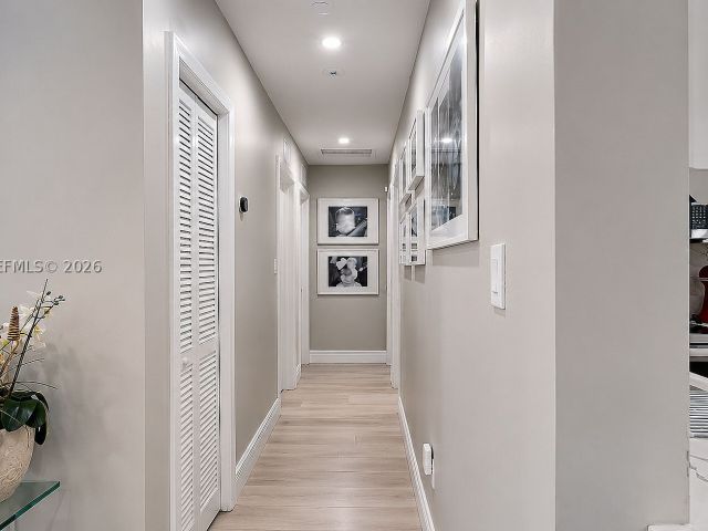 Продажа дома по адресу 6 Carmona Ave - фото 9439048