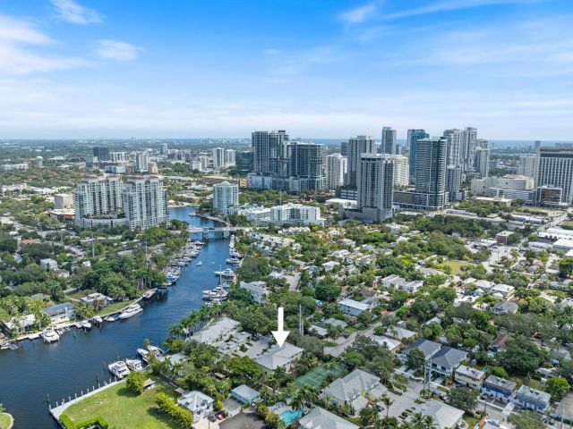 Продажа дома по адресу 517 SW 7th Avenue - фото 9467638