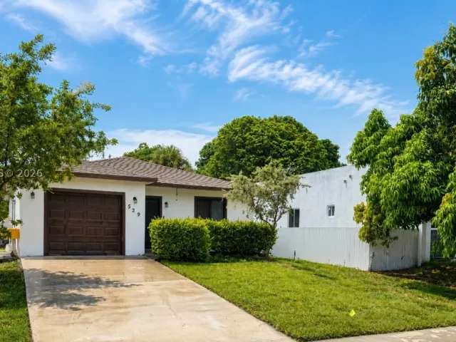 Продажа дома по адресу 529 NW 16th Ave - фото 9440953