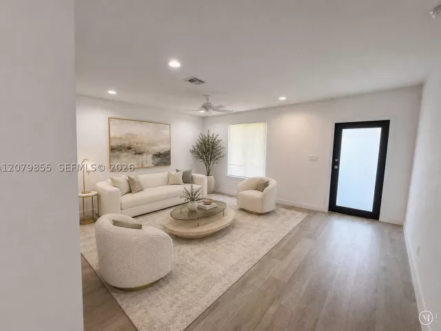 Продажа дома по адресу 529 NW 16th Ave - фото 9440954