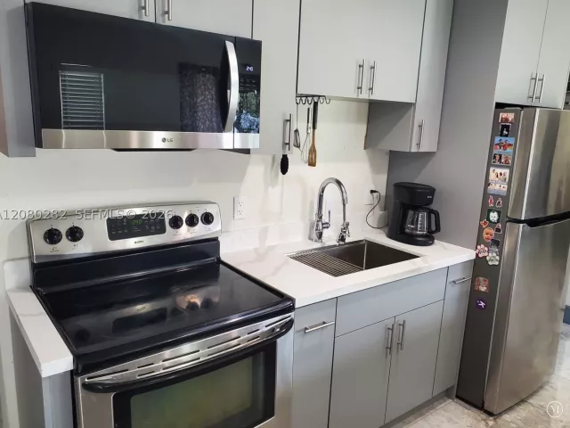 Продажа дома по адресу 16630 SW 102nd Pl - фото 9484159