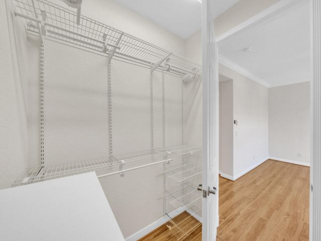 Продажа дома по адресу 8304 NW 8th Terrace - фото 9476998