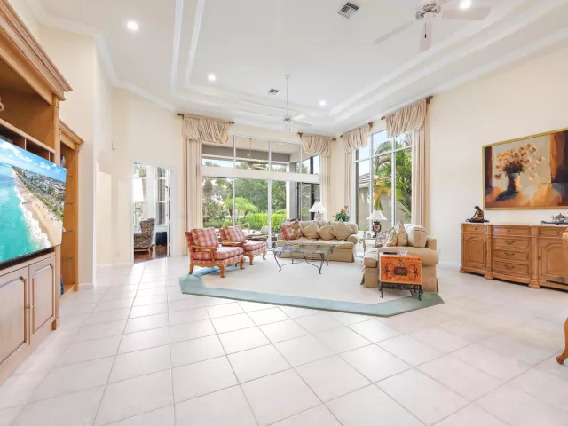 Продажа дома по адресу 7960 Sandhill Court - фото 9469152