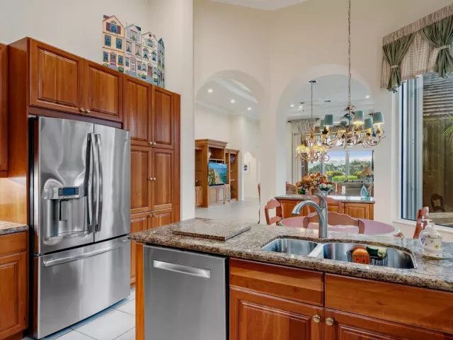 Продажа дома по адресу 7960 Sandhill Court - фото 9469156