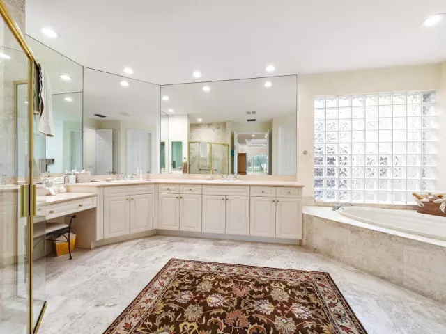 Продажа дома по адресу 7960 Sandhill Court - фото 9469159