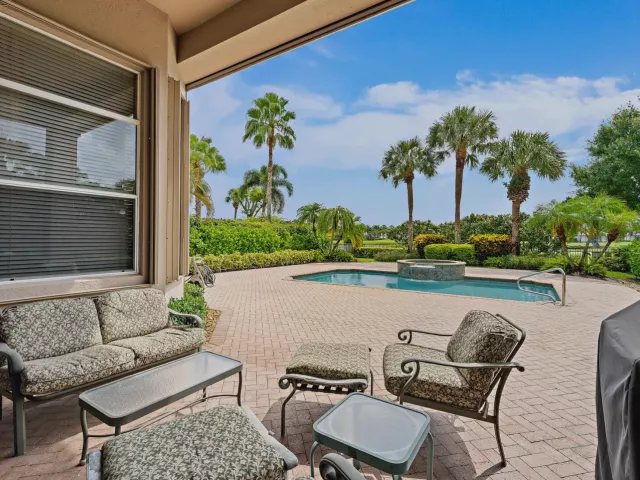 Продажа дома по адресу 7960 Sandhill Court - фото 9469166