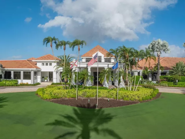 Продажа дома по адресу 7960 Sandhill Court - фото 9469172
