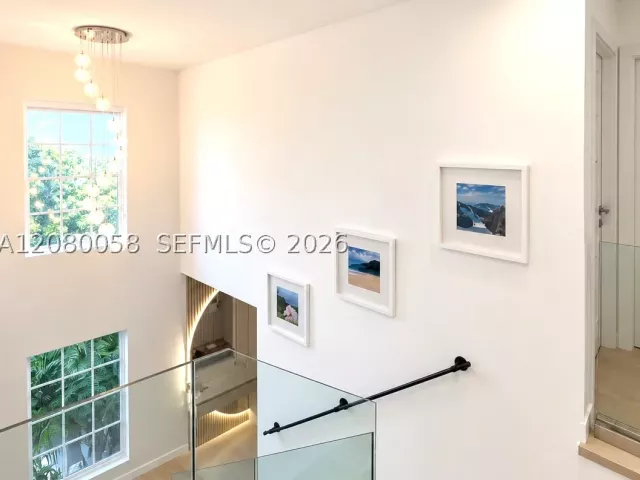Продажа дома по адресу 3123 NE 210th St - фото 9480955