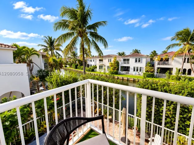 Продажа дома по адресу 3123 NE 210th St - фото 9480979